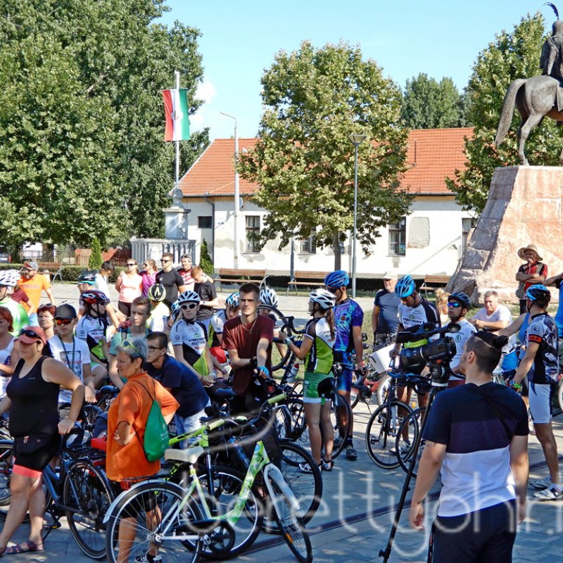 Kerékpártúra az autópályán 29